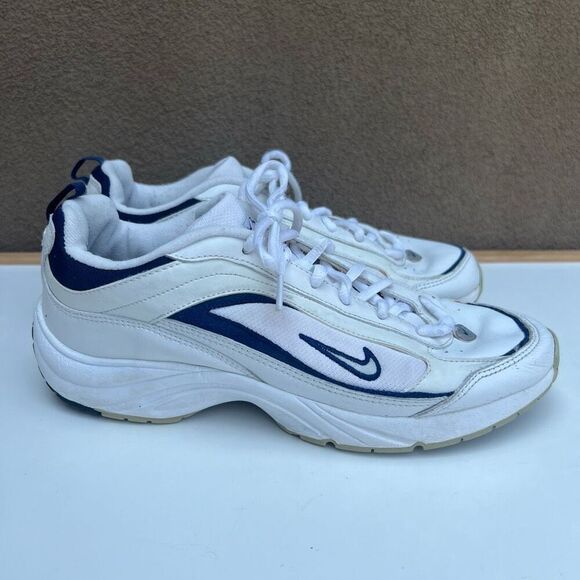 Nike Walk Sneakers White Leather Vintage Golf Shoes Mens Size 9.5 Runners - Picture 1 of 7
